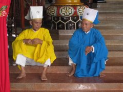40-Priests in the Cao Dai Church